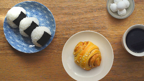 【绵羊料理】电影《海鸥食堂》肉桂卷&饭团的做法 - AcFun弹幕视频网 - 认真你就输啦 (ω)ノ- ( ゜- ゜)つロ