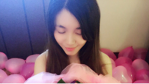 斗鱼主播爱比例在马来西亚的寺庙拜拜! - AcFu