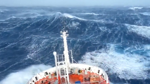 这就是凶险的海洋，太可怕了 - AcFun弹幕视频网 - 认真你就输啦 (ω)ノ- ( ゜- ゜)つロ