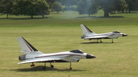 歪果仁的涡喷J10航模双机表演,碉堡的机动性 - AcFun弹幕视频网 - 认真你就输啦 (ω)ノ- ( ゜- ゜)つロ