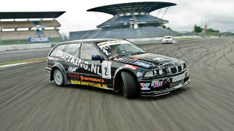 利用载荷转移来制造转向过度 - AcFun弹幕视频